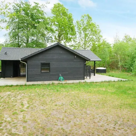 Holiday home X *
